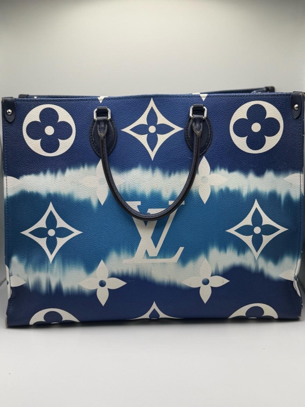 Louis Vuitton Monogram Escale Onthego GM Blue